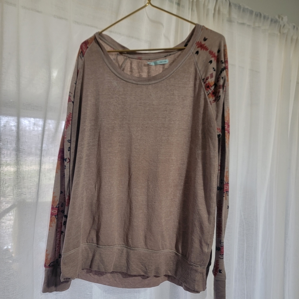 Maurices Woman's XL long sleeved shirt